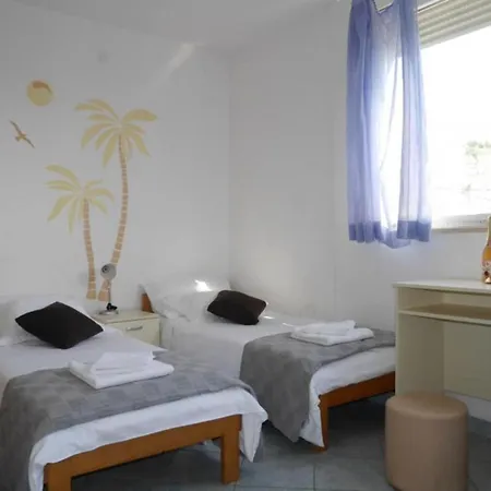 Two Bedroom 1 Appartement *